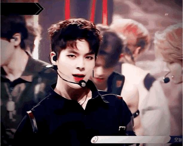 脸颊没肉是太瘦了么,韩国爱豆要瘦到多少斤