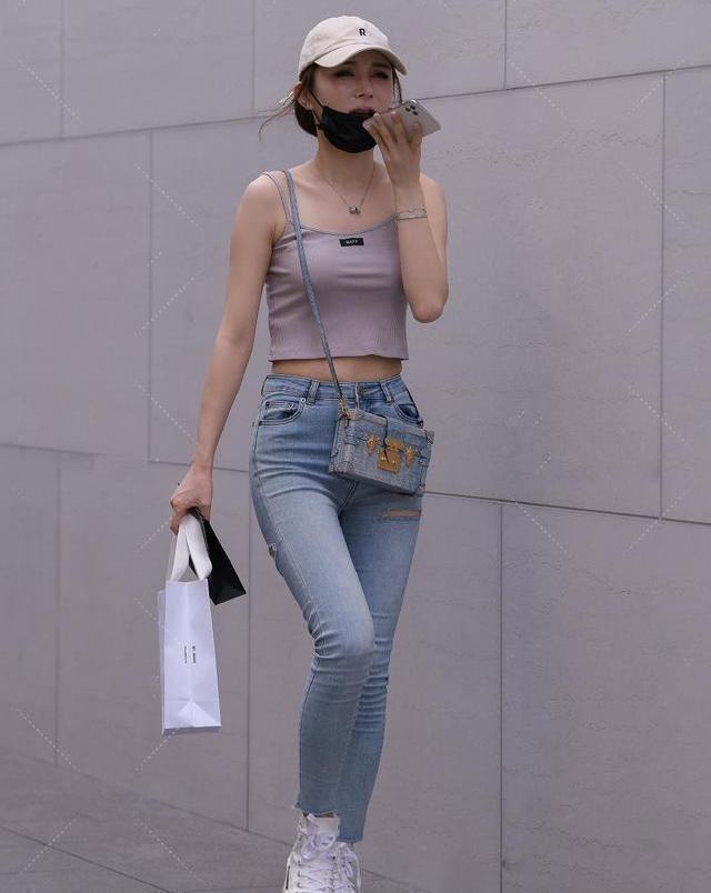 粉色连衣裙搭配什么样的鞋好看,粉色连衣裙搭配什么鞋好看