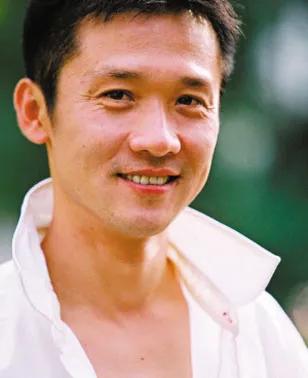 抛弃“最美琼女郎”,被陈道明提携,离婚9年又翻红:好狠一男的