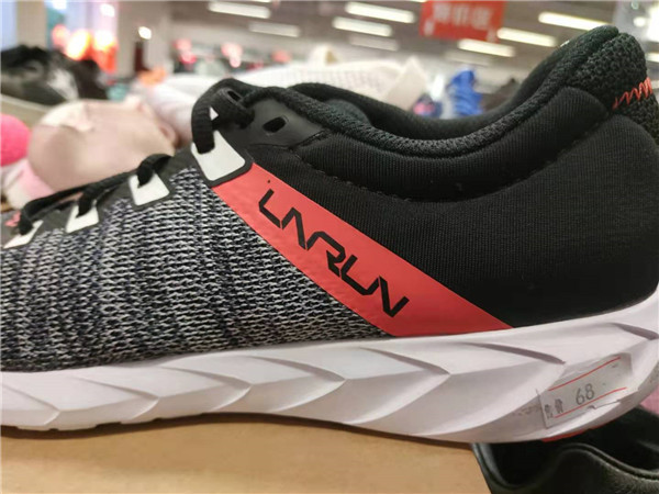 晋江鞋都安踏,福建晋江李宁安踏运动鞋