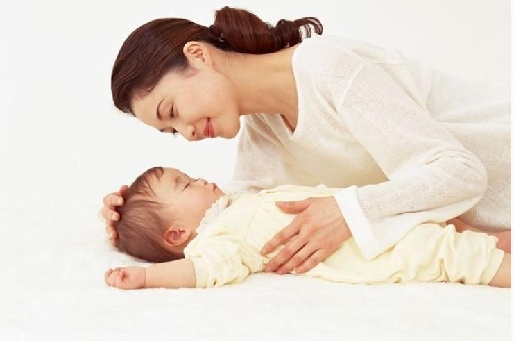 全母乳喂养宝宝需要添加配方奶吗,全母乳喂养的宝宝还要喝水吗