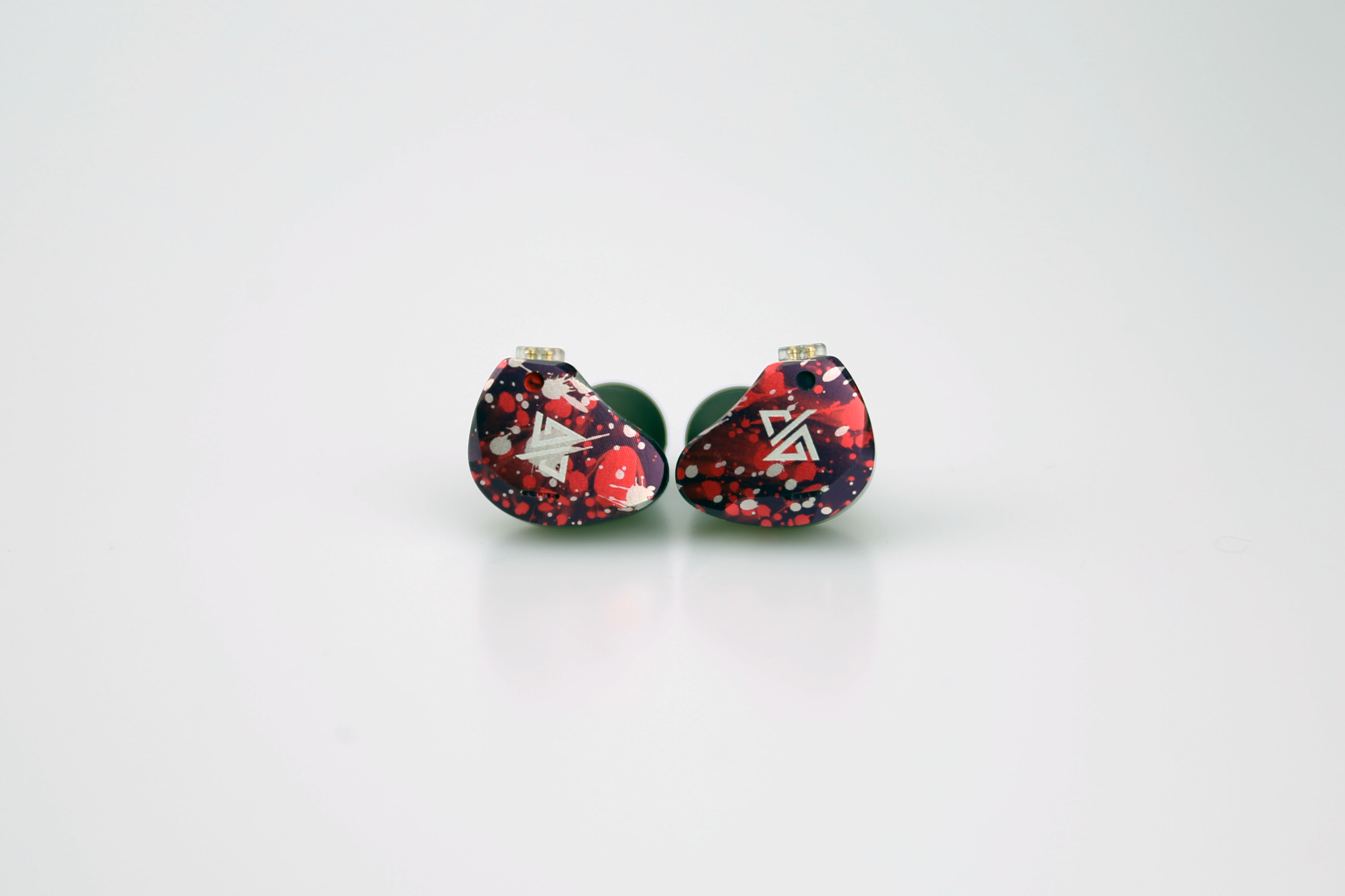 一款外观花里胡哨却敢卖799元的国产耳机,到底硬气在何处?