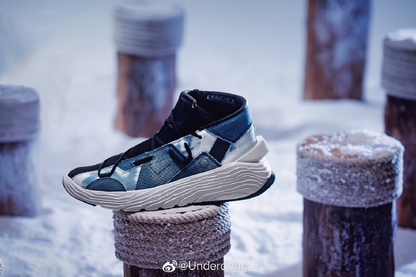 在李宁你不光能买到百纳配色弧ACE，甚至还能买到MAC彩妆