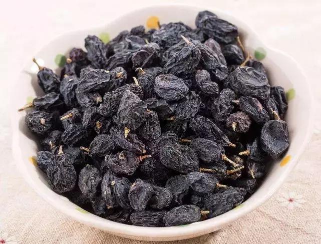 新疆特产疆妈五色葡萄干,新疆新鲜葡萄有几种