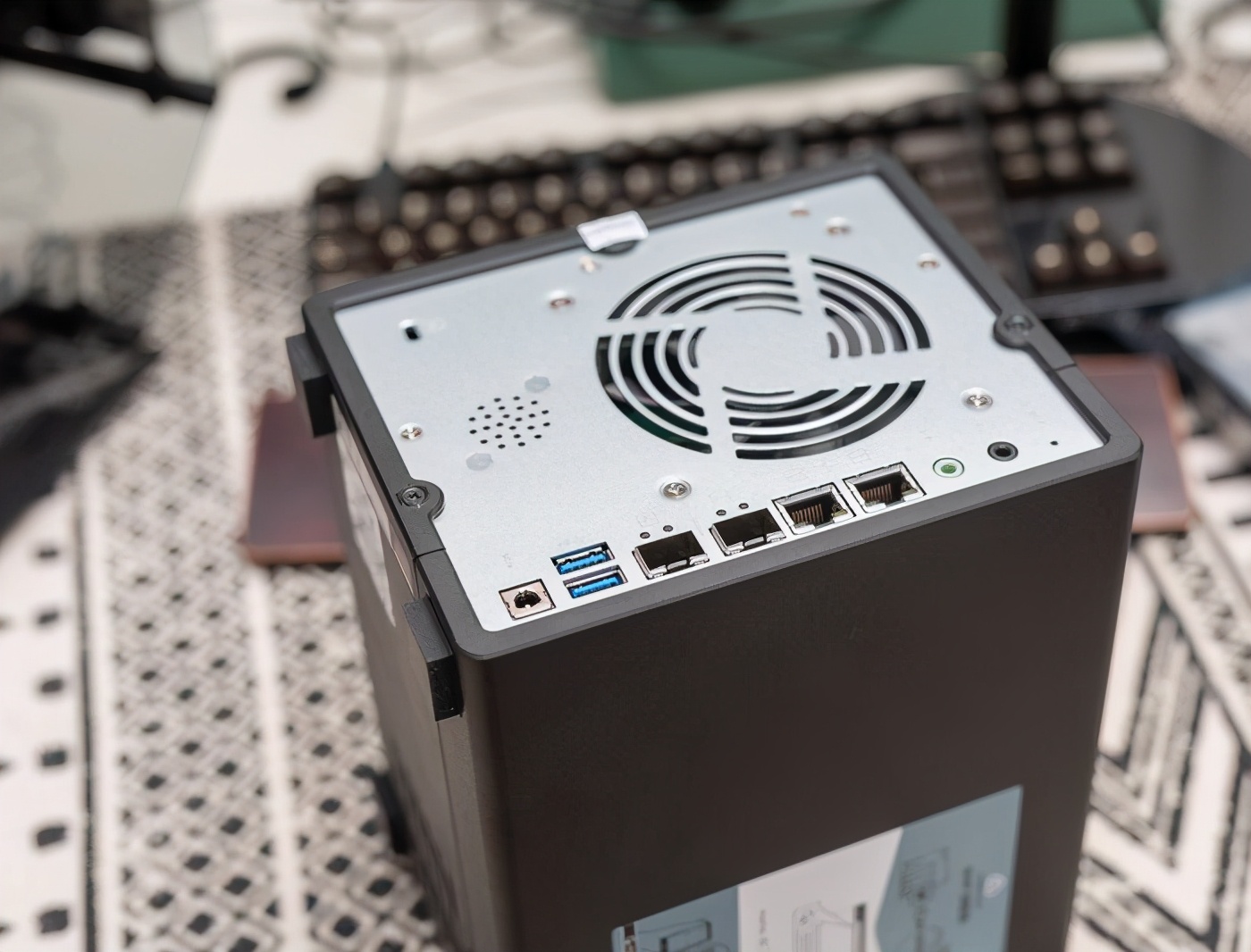 视频新手的资料池-威联通TS532X五盘位万兆NAS开箱体验