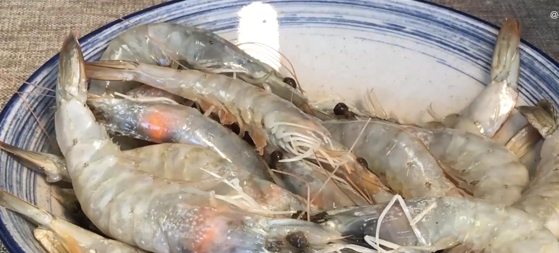 水煮虾怎么煮好吃又不腥,保证虾肉煮得鲜嫩无腥味