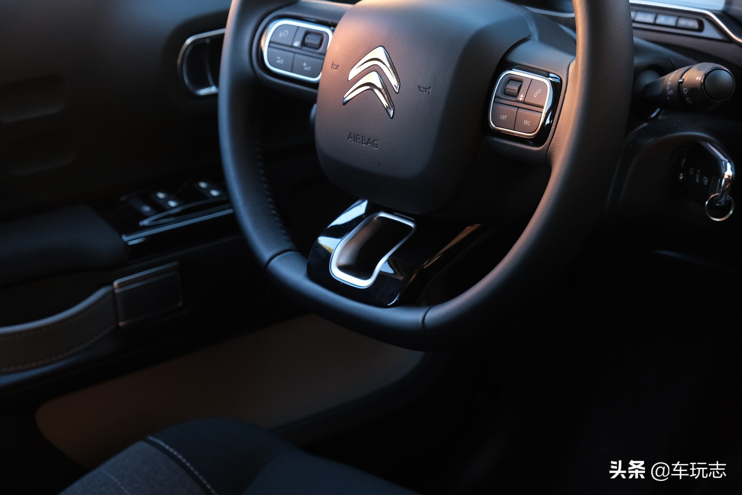 雪铁龙c3l手动试驾视频,22款雪铁龙c3xr1.2t