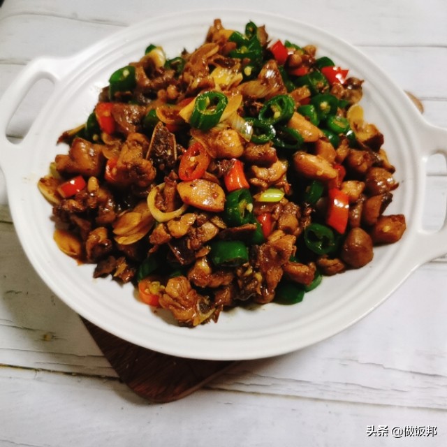 冷冻鸡腿怎么做好吃又好看视频,腌制冷冻的鸡腿怎么做好吃