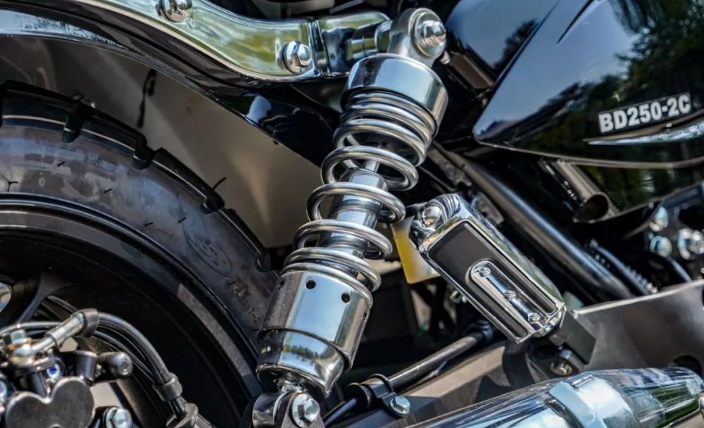 国产美式巡航太子车，250cc双缸水冷，皮带传动，最大马力24.3