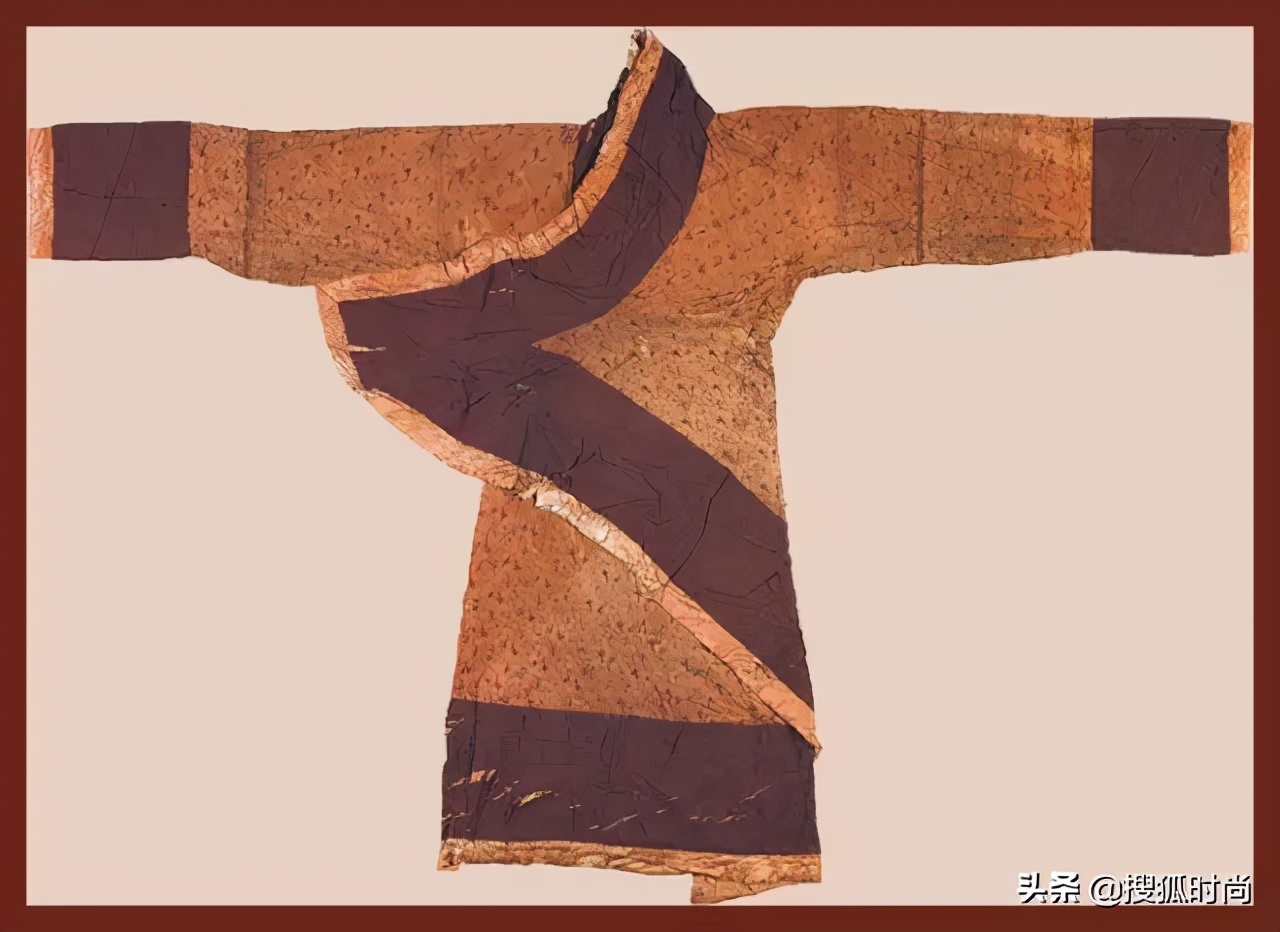 曾穿着汉服打卡过19个国家的古风博主分享:如何穿汉服过中国年