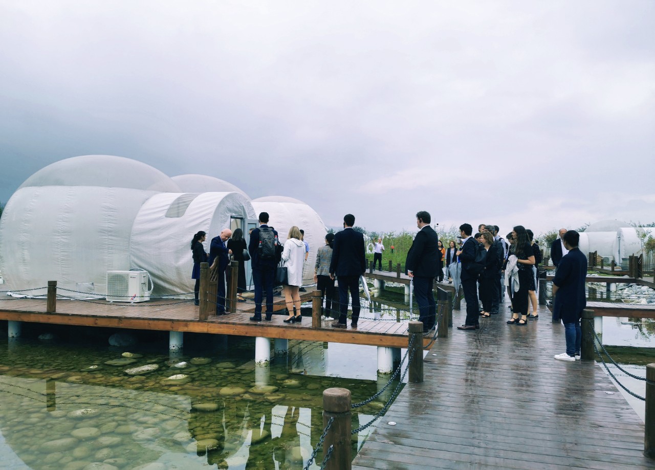 打卡最爱的水上泡泡屋，你最关心的18个问题都在这