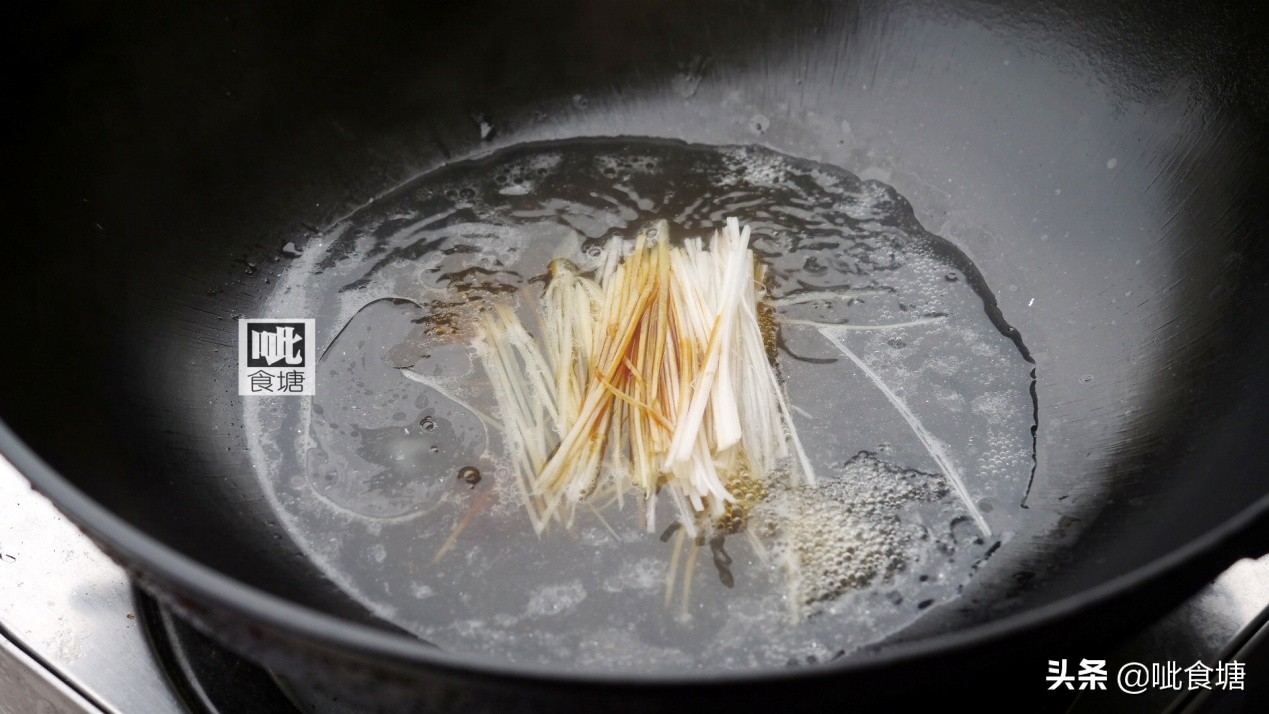 新鲜的带鱼清蒸几分钟,新鲜带鱼不用油煎怎么烧好吃