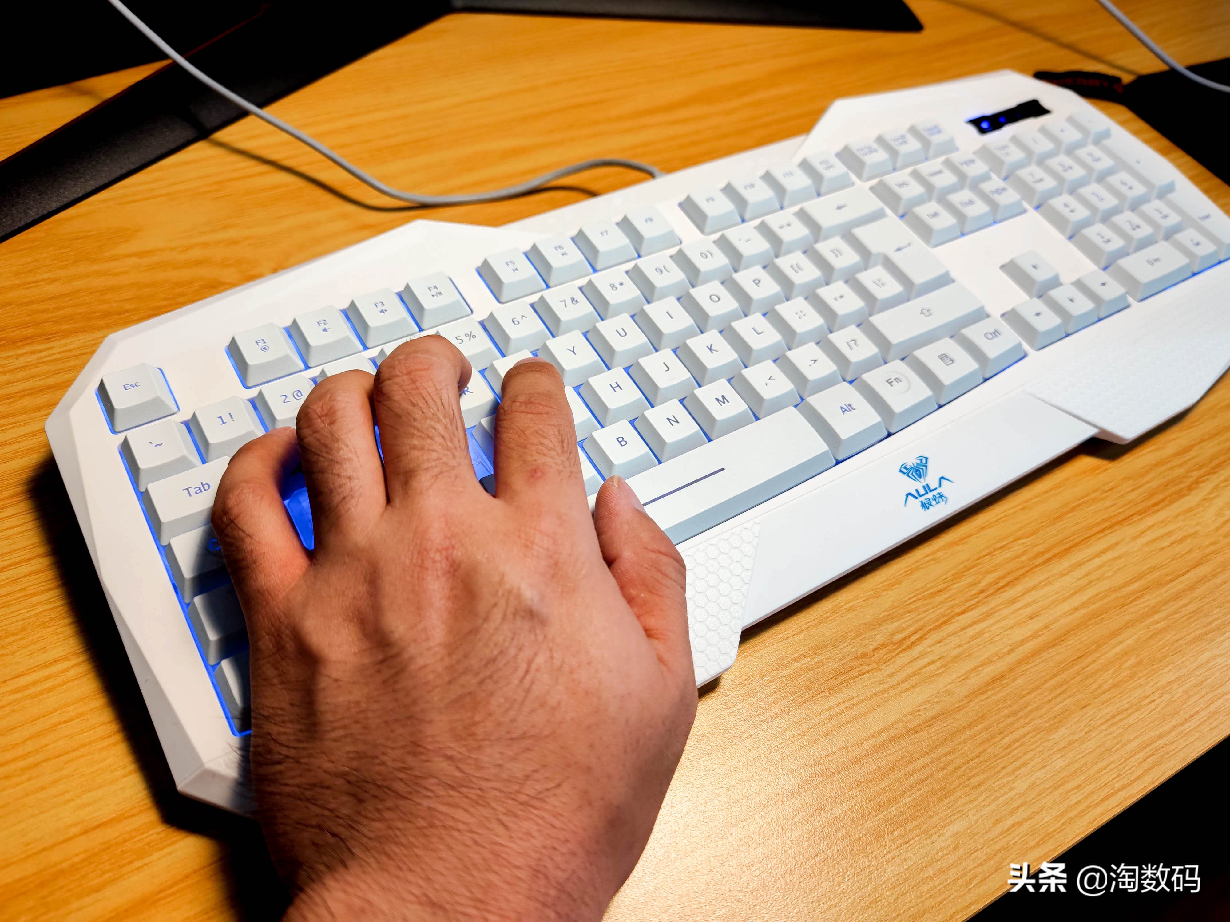 落魄侠客沦为白菜：￥69入手AULA狼蛛TGA大赛定制游戏键鼠套晒单