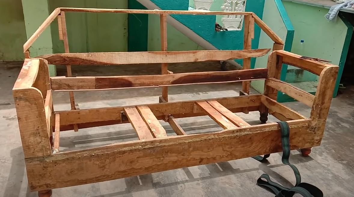 旧物翻新家里有老旧沙发,家里的老旧沙发翻新换皮