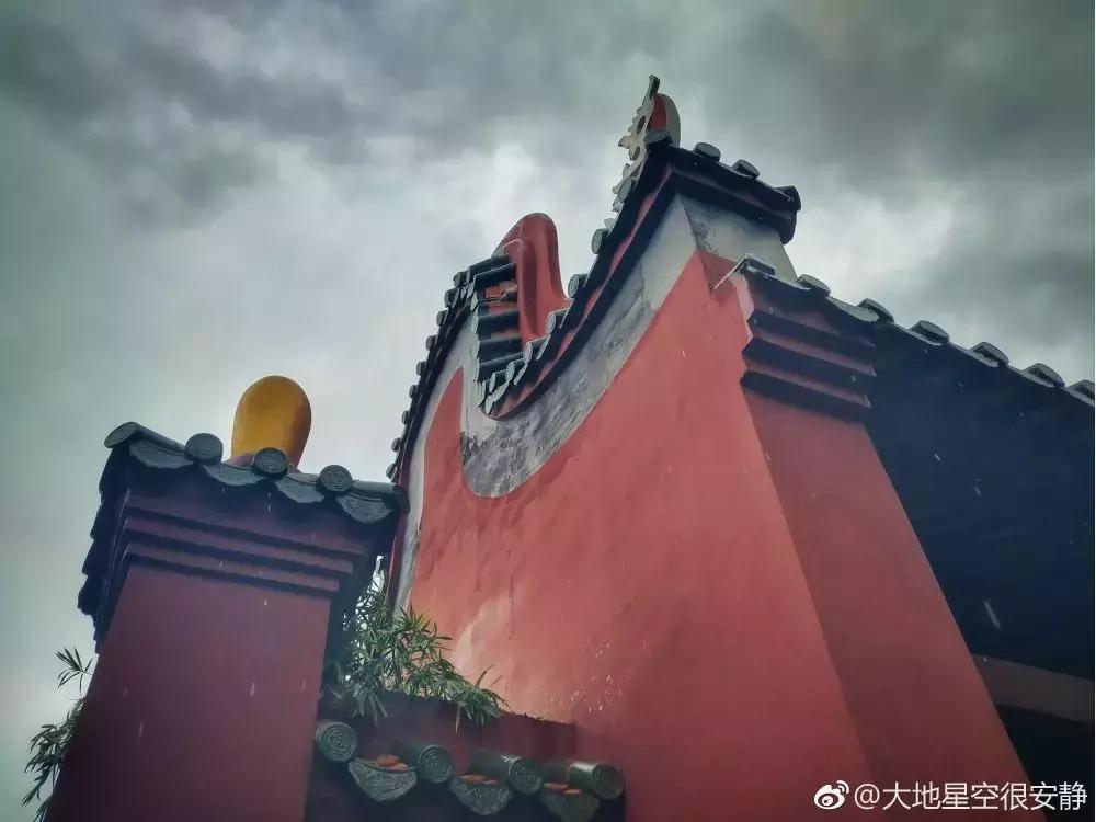 成都坐动车直达这片原始秘境!深幽峡谷、云海奇观、罕见古村…带你逃离夏天!