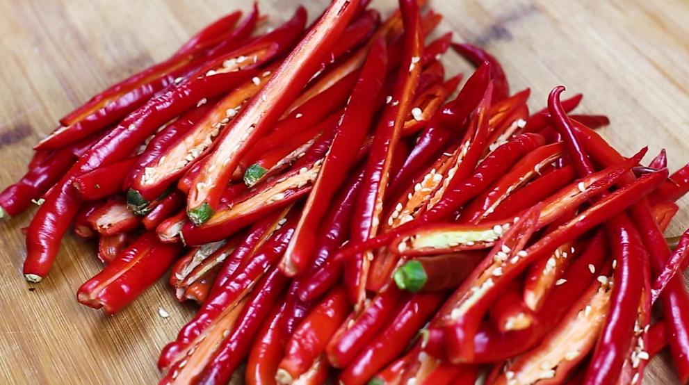 广东大厨后厨用的剁辣椒的做法,怎样做剁辣椒不要那么酸