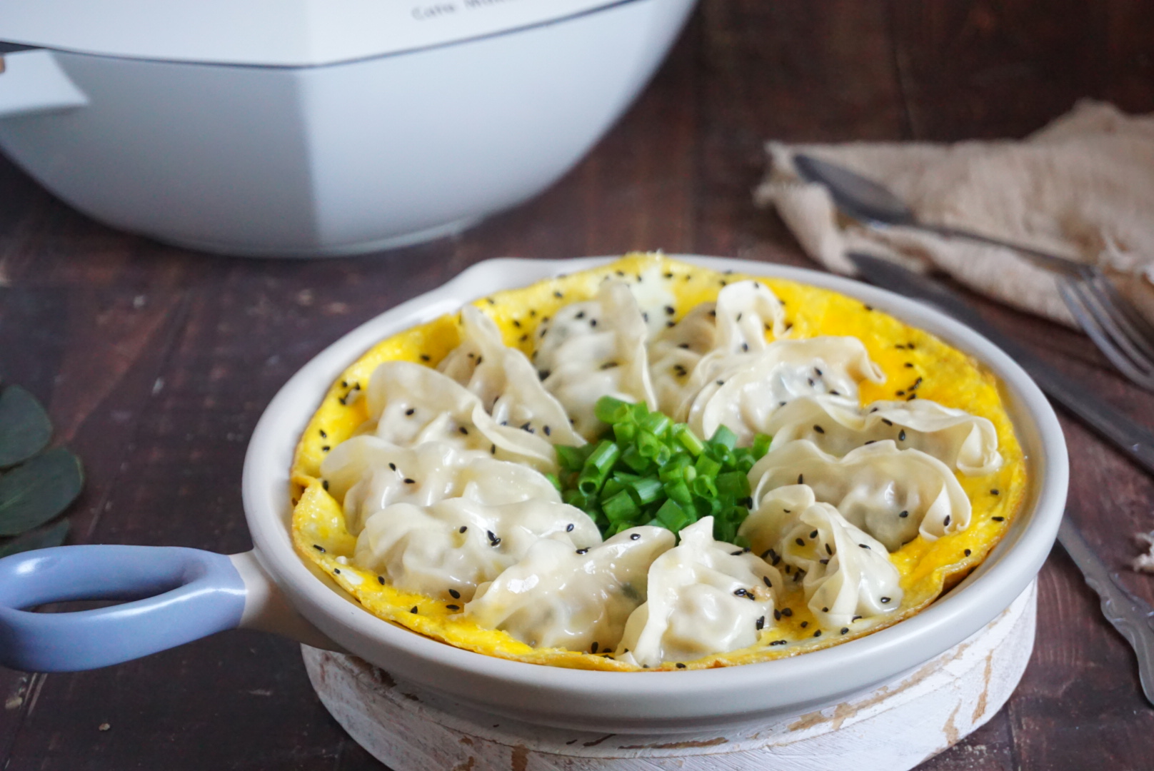 抱蛋煎饺中蛋液需要加水吗,网红蛋饼煎饺的做法