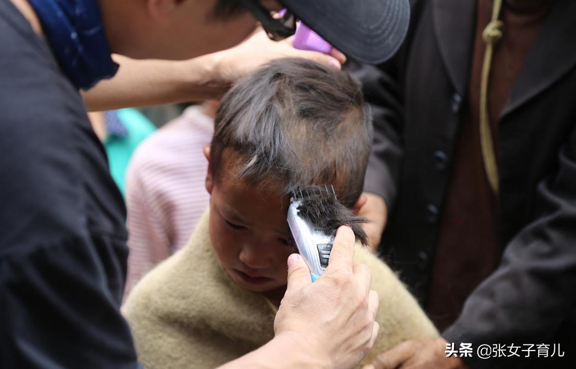 小宝宝头发稀少剃光头有用吗,小宝宝头发稀少可以剃光头吗