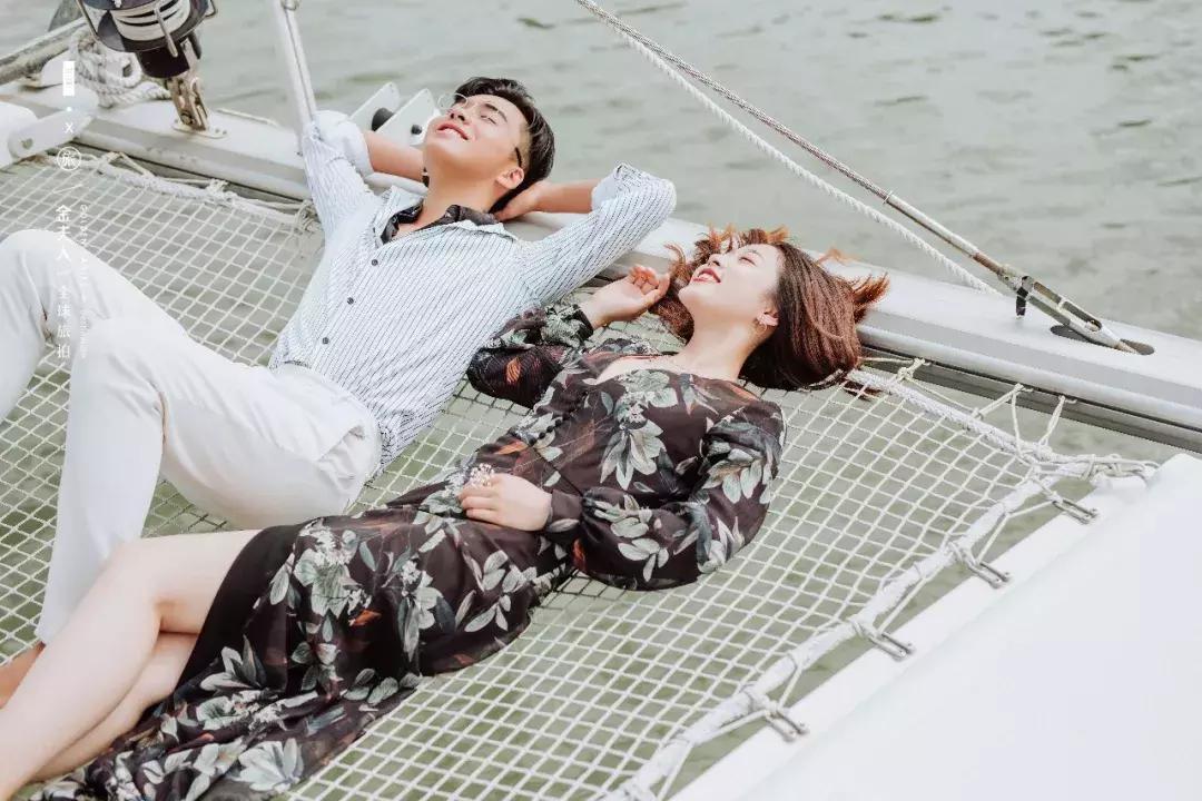 三亚蓝骑士游艇旅拍,三亚闺蜜游艇旅拍