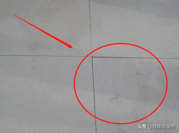 刚贴好的瓷砖缝隙大,刚贴好的瓷砖有缺口