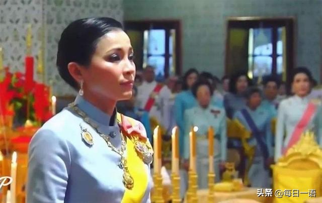 花心泰王也温柔?结婚周年陪王后穿情侣装,满脸宠溺给娇妻打下手