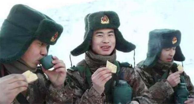 军粮压缩饼干怎样撑过25小时,军用压缩饼干那么硬怎么吃