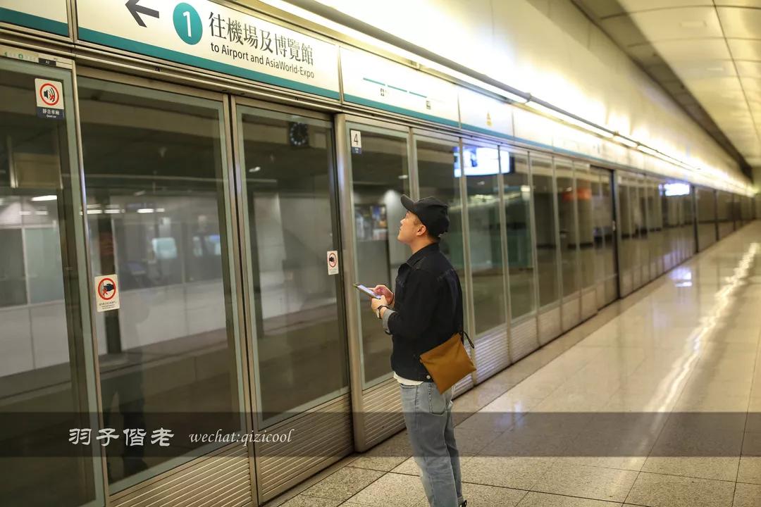 香港机场的回忆 (在香港机场旅行)