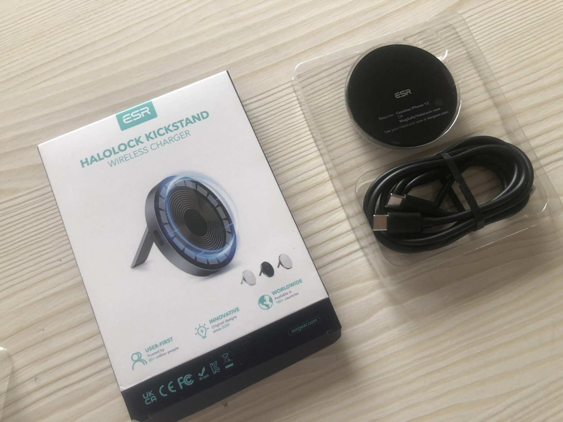 ESR亿色,esr亿色充电头