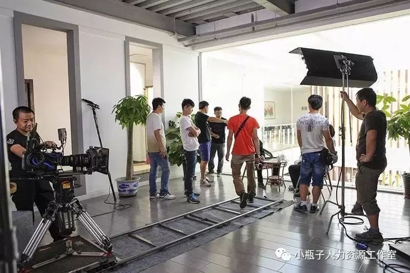 小瓶子解析｜北京如何做跟组演员，需具备哪些条件，通过哪些渠道