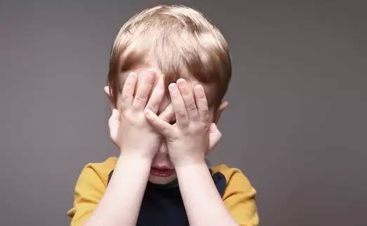 孩子害怕对他有恶意的人该怎么办,孩子害怕被拒绝被排斥