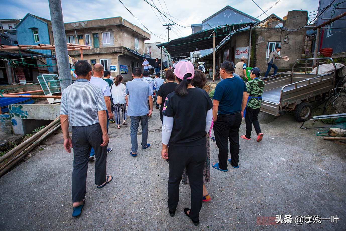 大黄鱼浙江人,浙江鱼民捕获8.7公斤野生大黄鱼