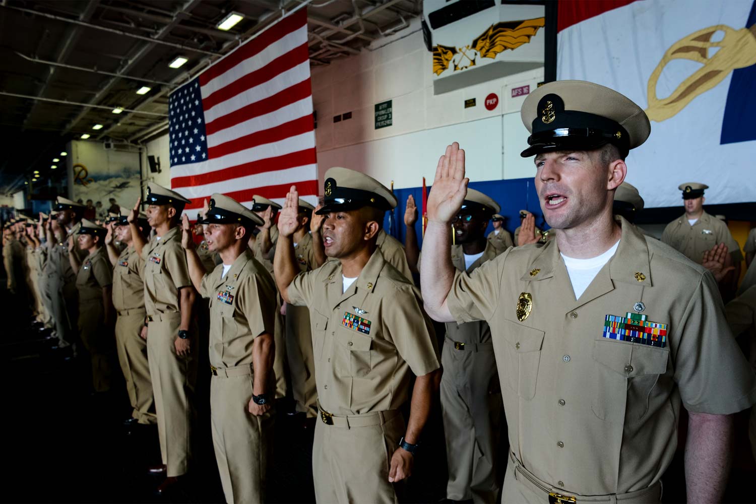 美海军军官晋升,美国海军招募条件