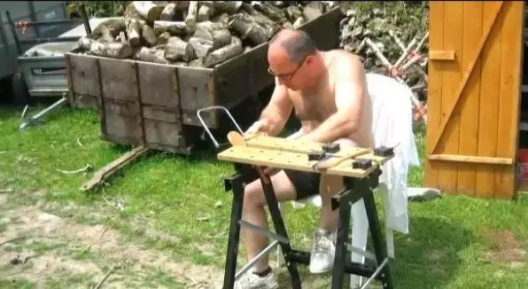 隐居深山30年以种地为生,隐居深山生活养动物