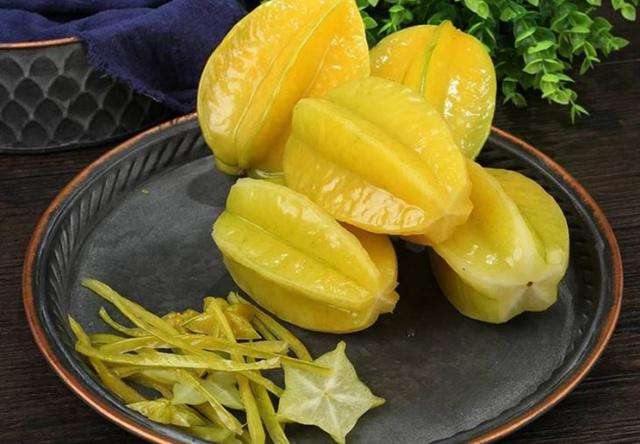 狗狗为什么爱吃蔬果,狗狗吃东西有什么注意事项