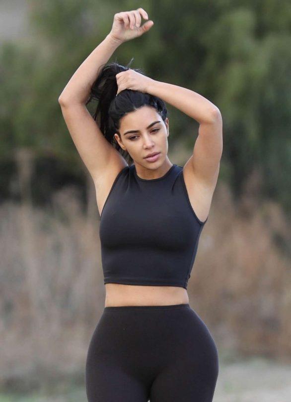 拥有美国第一蜜桃臀,靠炒作成网红顶流,揭秘性感名媛的上位史