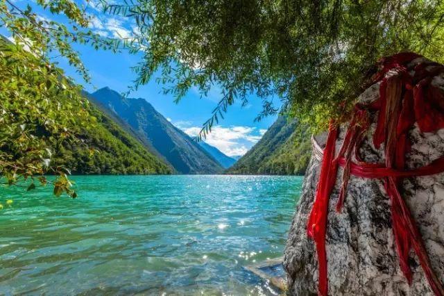 九寨沟精致小众,九寨沟风景不输瑞士