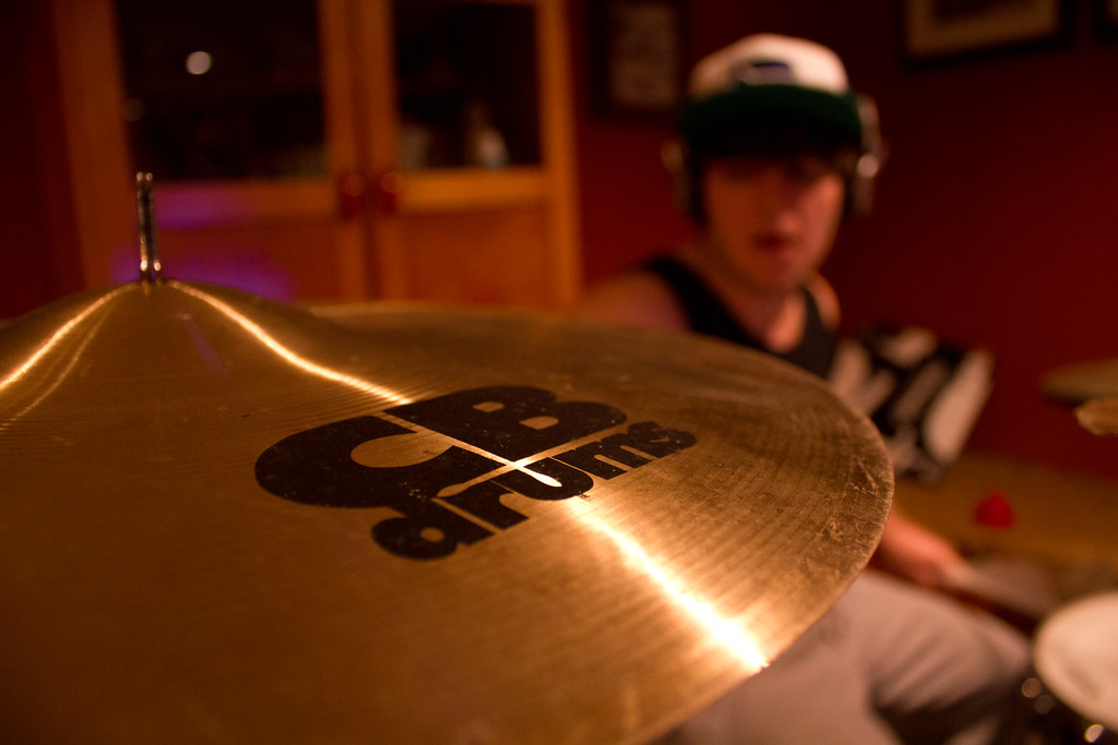 新手学鼓选什么鼓,真鼓好还是电鼓好