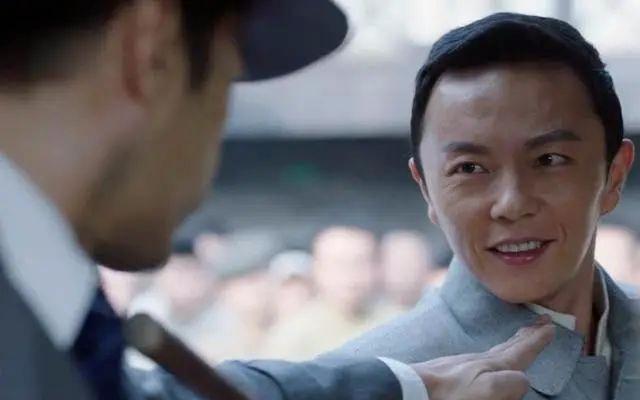 一代童星没落史:李连杰接班人谢苗翻红艰难,悄悄娶回仙3圣姑