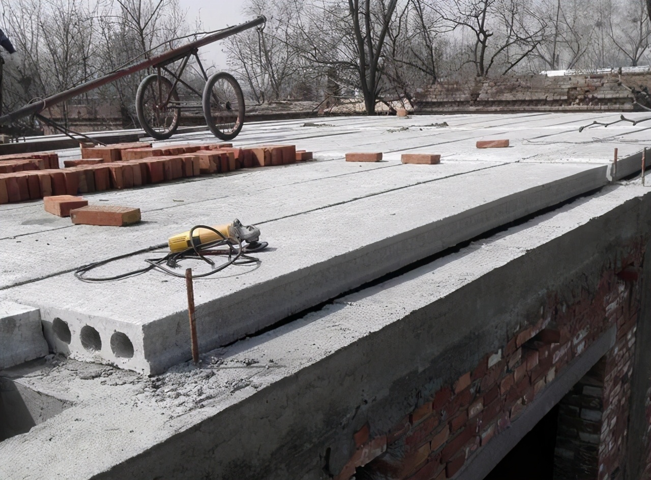 房屋潮湿墙壁发霉怎样彻底根治,卧室墙体发霉怎么解决