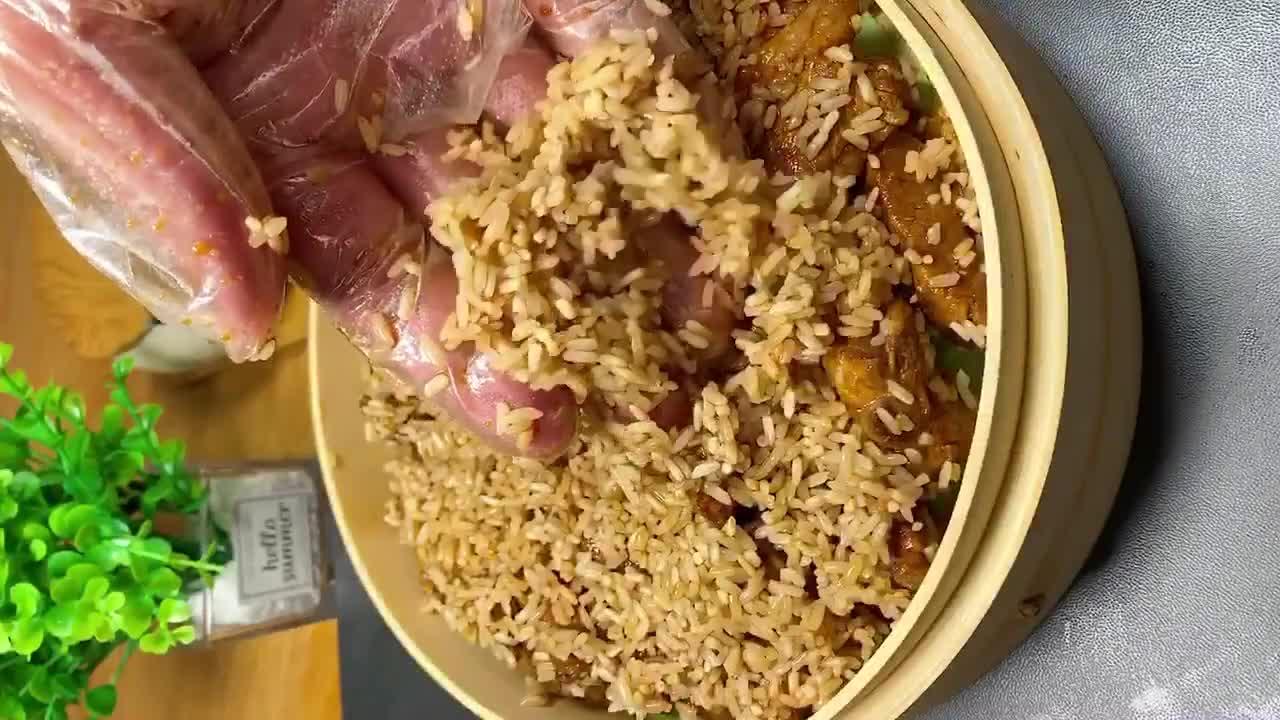 糯米排骨怎么蒸得好吃又嫩,排骨的家常做法糯米蒸排骨