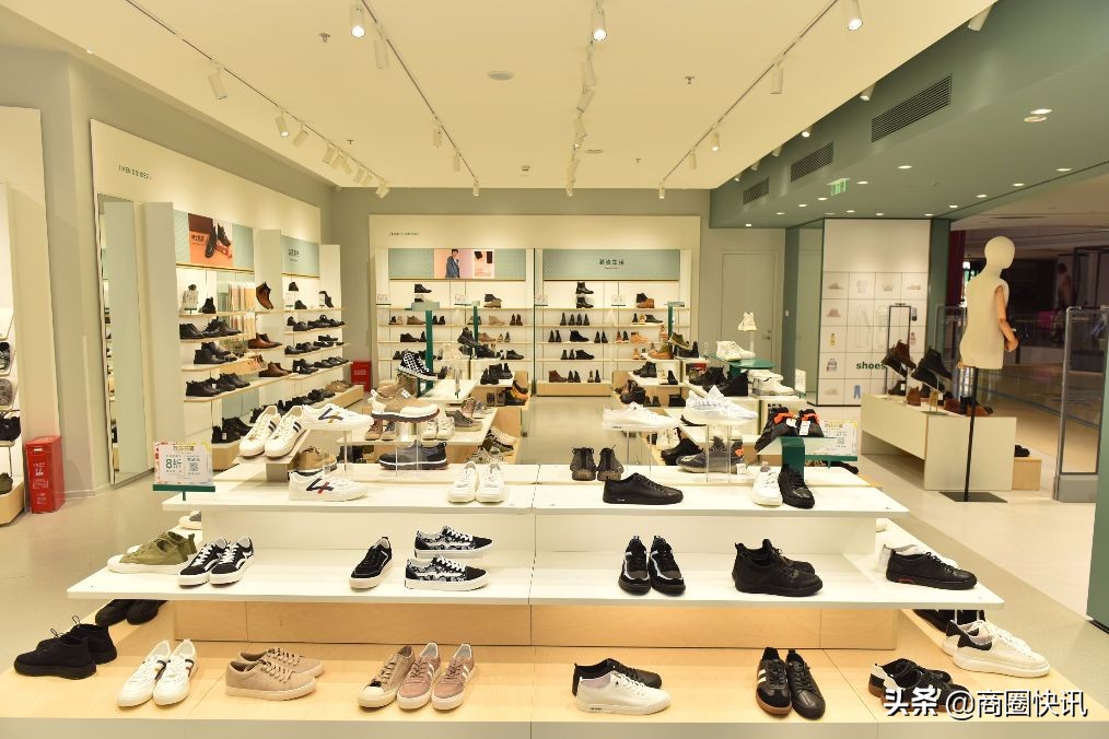 Hotwind热风重庆龙湖U南店盛大开业,七代形象全新亮相