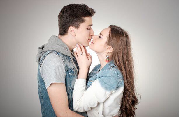 真正喜欢过的人再遇到还是会心动,真正喜欢过的人回头看还是会心动