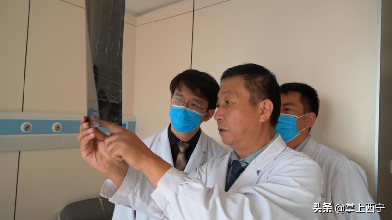 腰椎间盘突出疼痛病人,滁州一院疼痛科治腰间盘突出