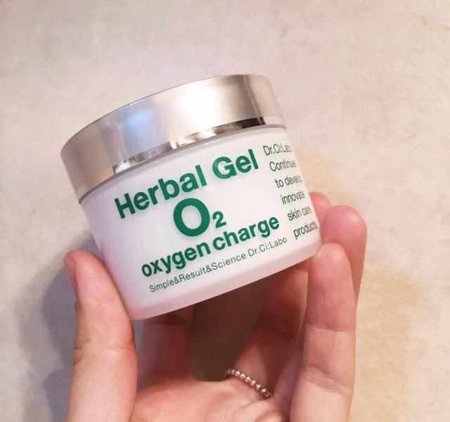 控油均匀肤色的面霜哪个好,偏油润的保湿面霜