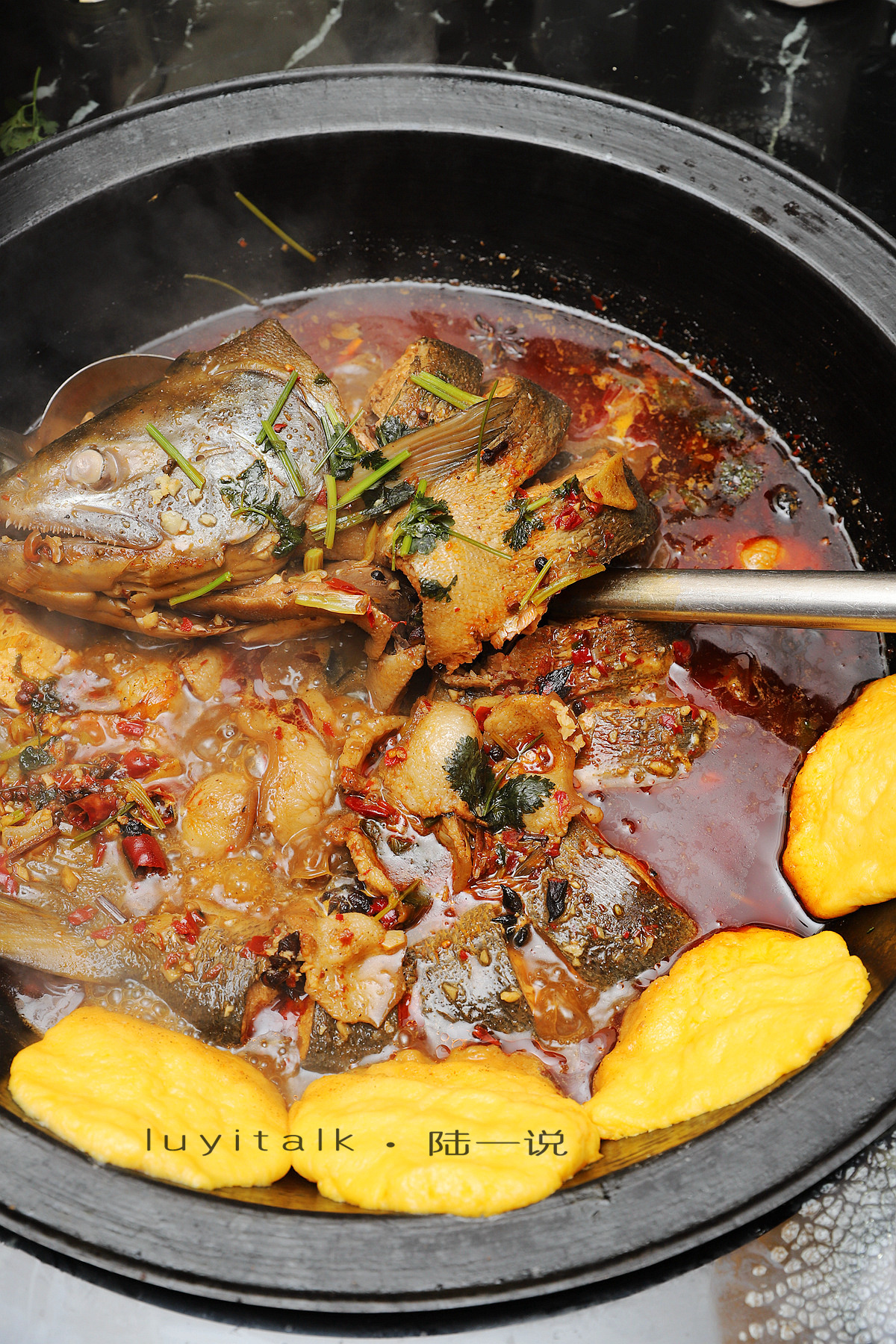 火遍天下东北铁锅炖,舌尖上的美食东北铁锅炖鱼