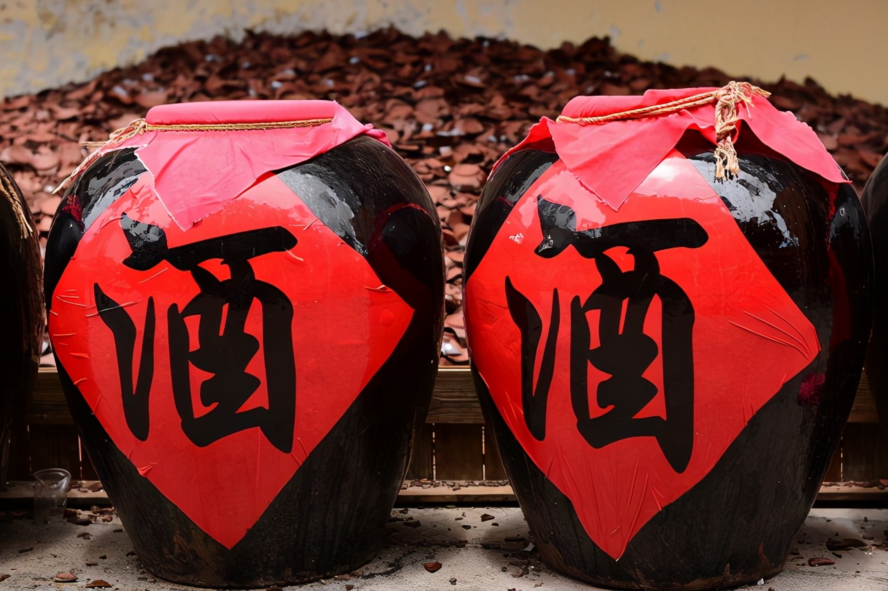 汾酒55度黄盖玻汾950ml什么香型,汾酒和五粮液香型