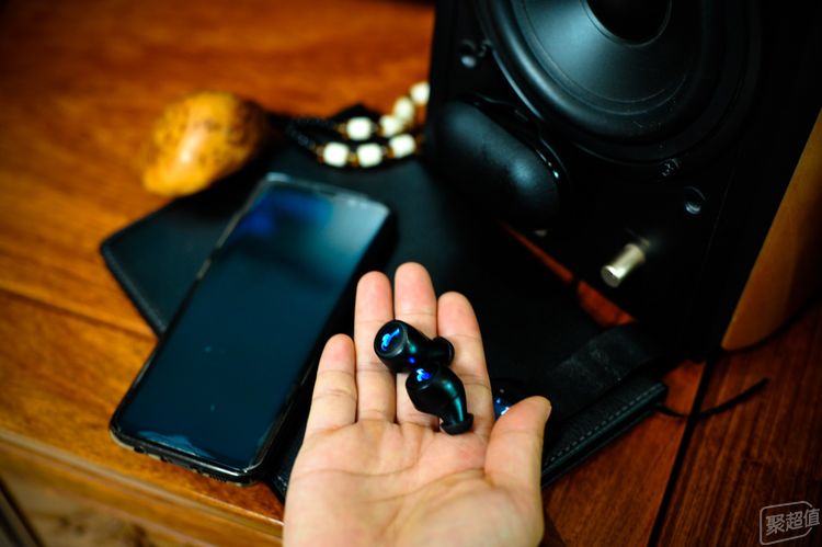 惠威aw-76真无线蓝牙耳机评测,惠威蓝牙耳机aw-73使用评测