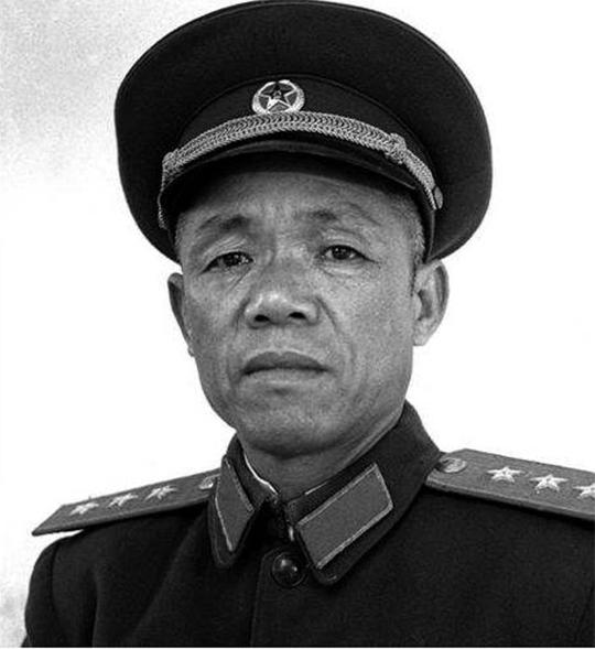 1971年陈再道任福州军区副司令,韩先楚问是否介意降职?陈如何回答