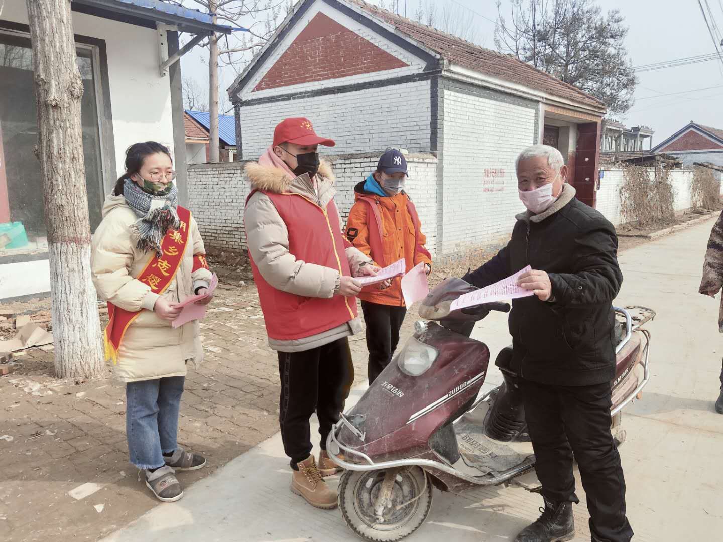 民权县野岗镇青年志愿者,新安县大学生返乡志愿者活动