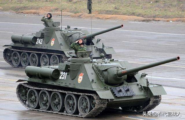 苏联的100毫米反坦克炮,su-100y坦克闪击战